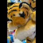 عروسک طرح ببر مدل بچه بغل کد JIM110 ارتفاع ۴۰ سانتی‌متر - Image 5